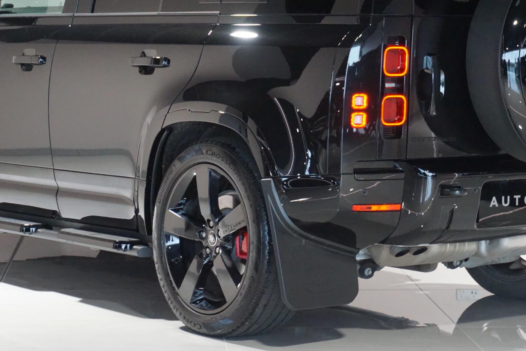 Land Rover Defender 110 3.0 D350 MHEV X-Dynamic HSE SUV 5dr Diesel Auto 4WD Euro 6 (s/s) (350 ps)